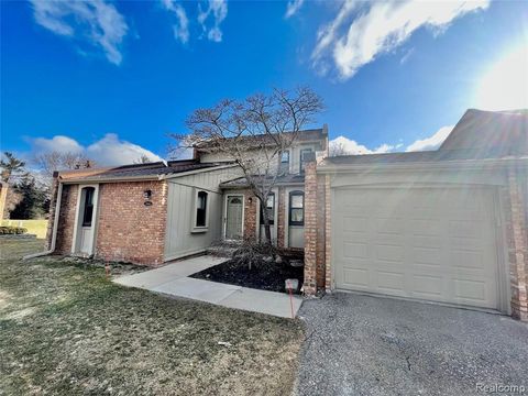 A home in West Bloomfield Twp