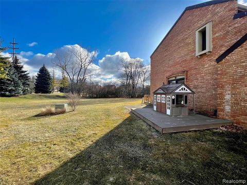 A home in West Bloomfield Twp