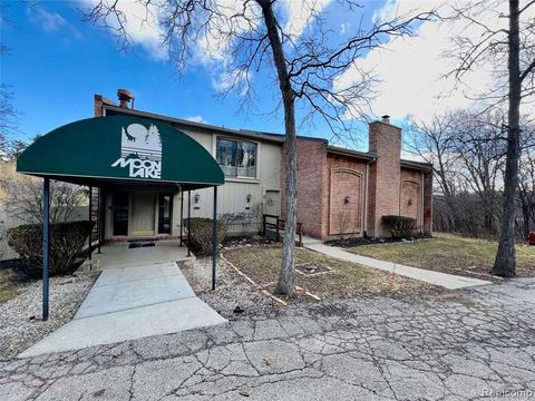 A home in West Bloomfield Twp