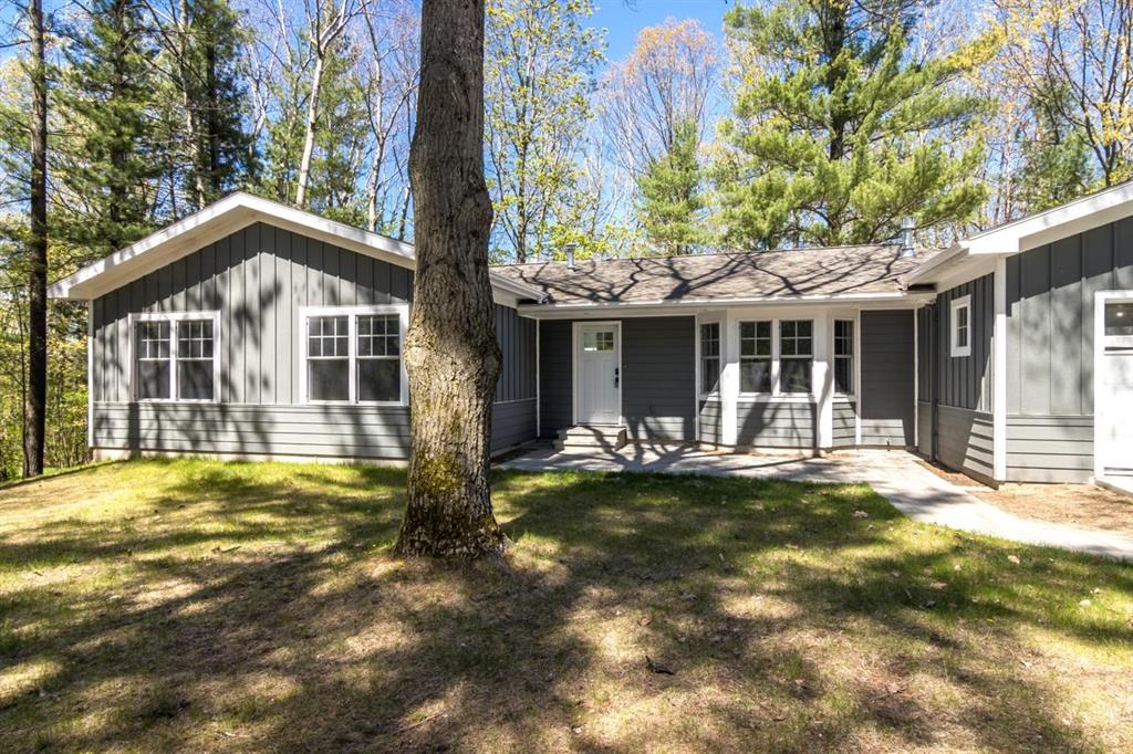 View East Bay Twp, MI 49696 house