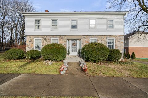 A home in West Bloomfield Twp