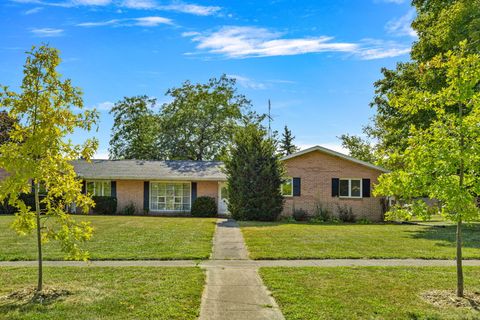 A home in Three Oaks Vlg