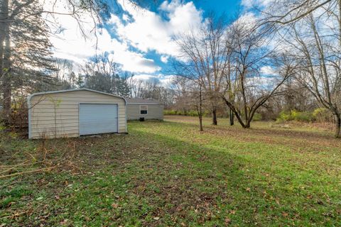 A home in Edwardsburg Vlg