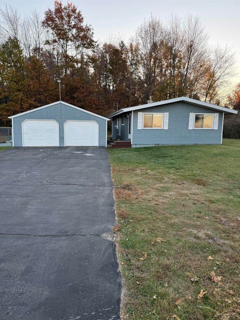 A home in Lakefield Twp