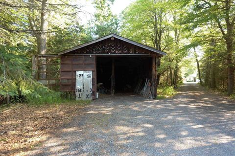 A home in Baldwin Twp