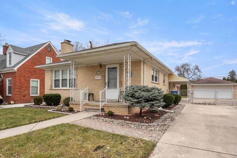 A home in Dearborn Heights