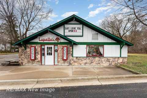 1605 BOOKNESS Street Midland City MI 48640