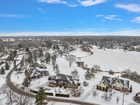 A home in Bloomfield Twp