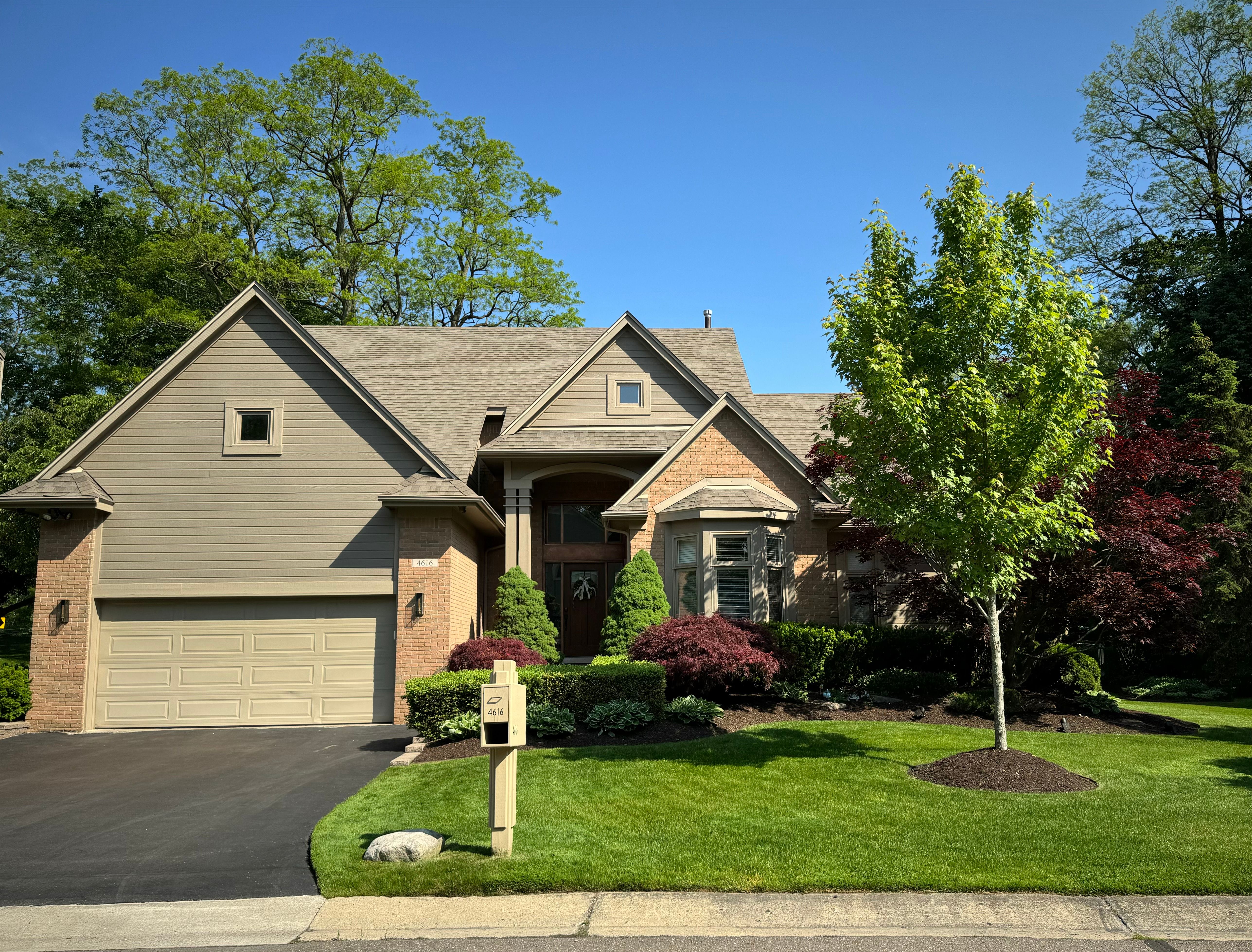 View West Bloomfield Twp, MI 48323 house