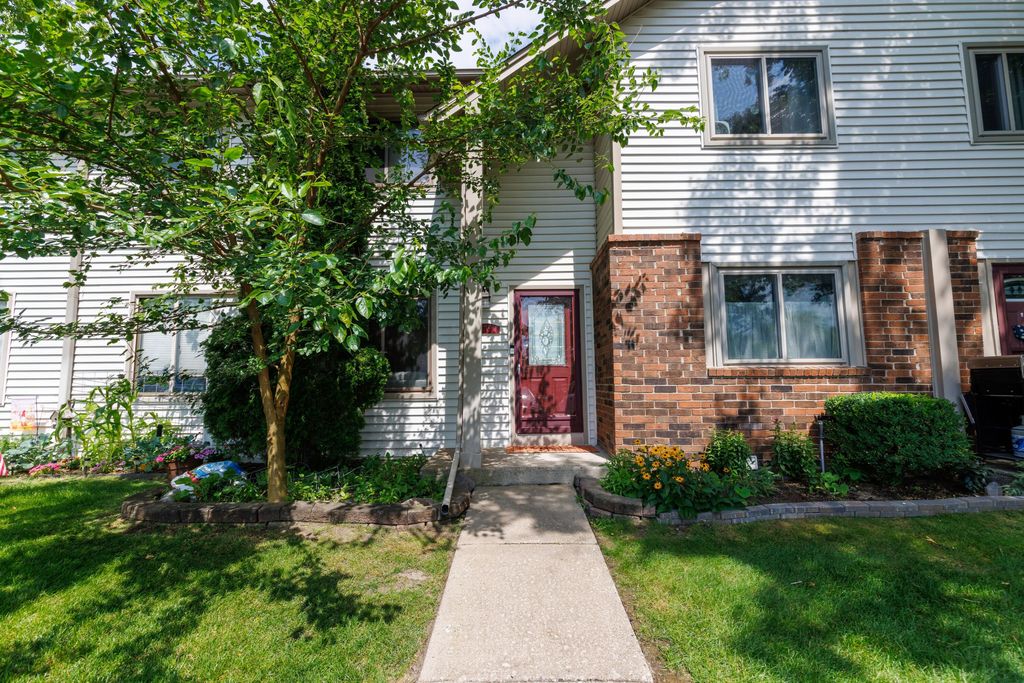 Photo for 7220 Bluewater Drive #139, Village Of Clarkston, MI 48348 (MLS # 81024035218)