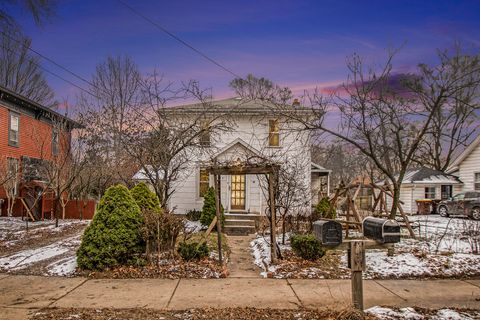 A home in Stockbridge Vlg