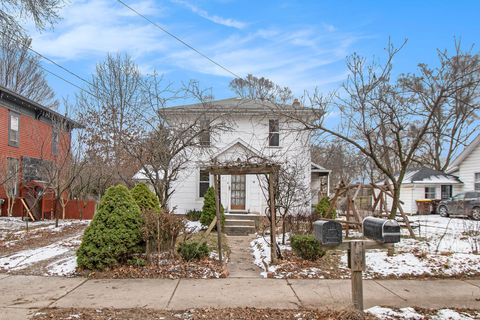 A home in Stockbridge Vlg