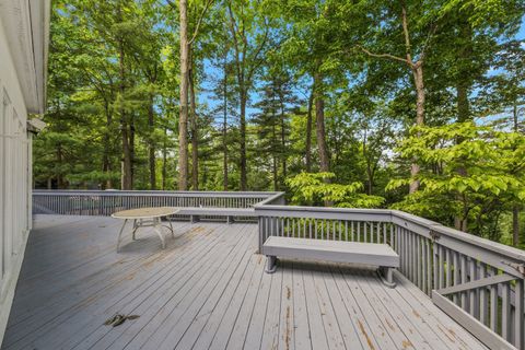 A home in West Bloomfield Twp