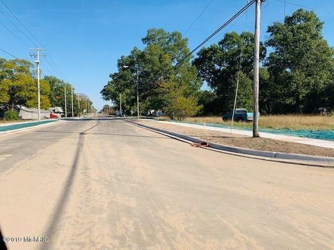 957-983 E Broadway Ave North Muskegon City MI 49444