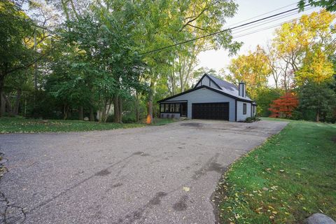 A home in Waterford Twp