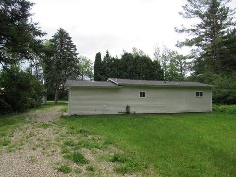 A home in Roscommon Twp