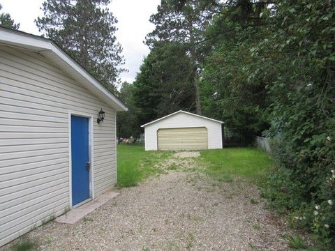 A home in Roscommon Twp