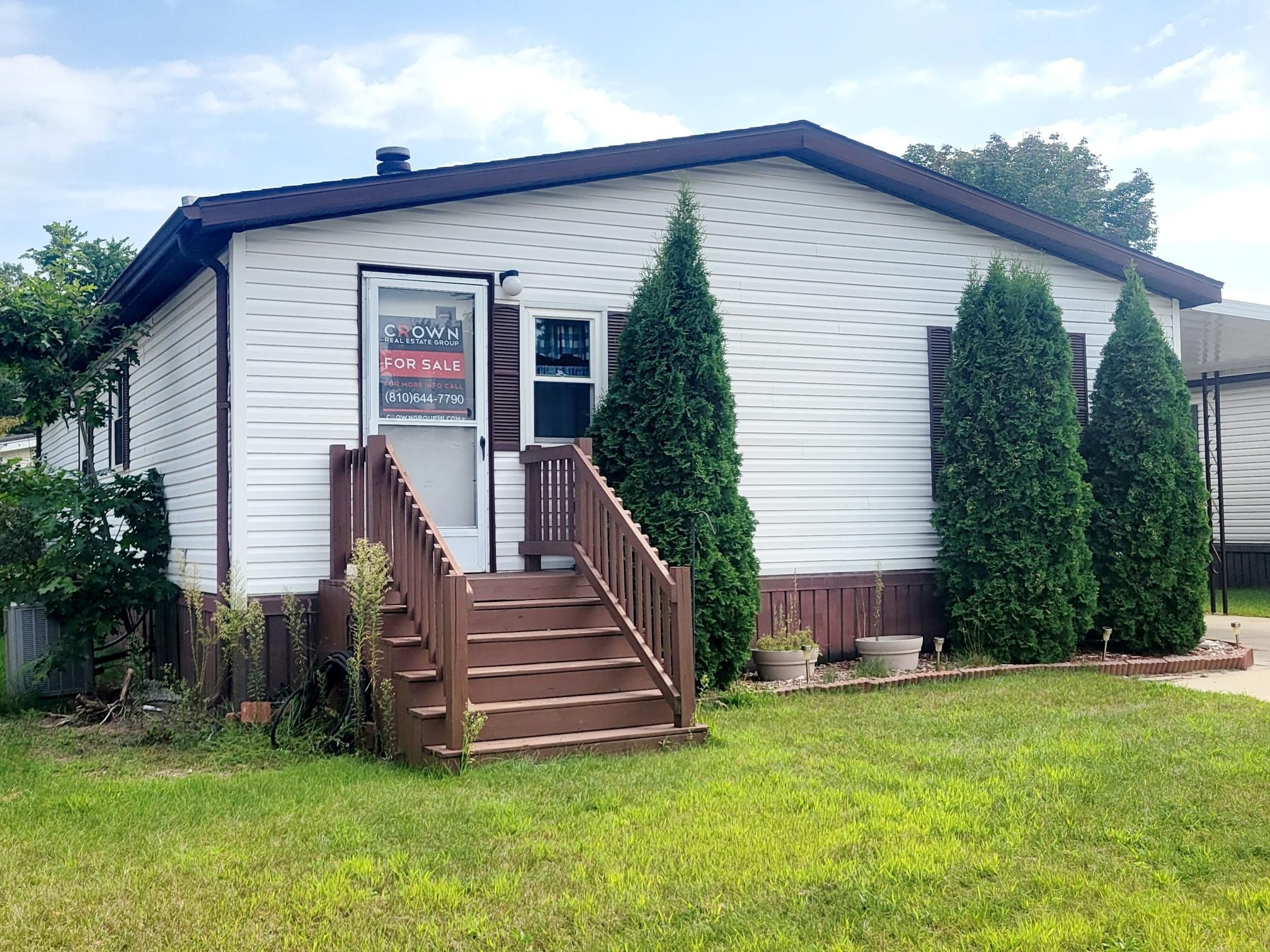 View Fenton Twp, MI 48430 mobile home