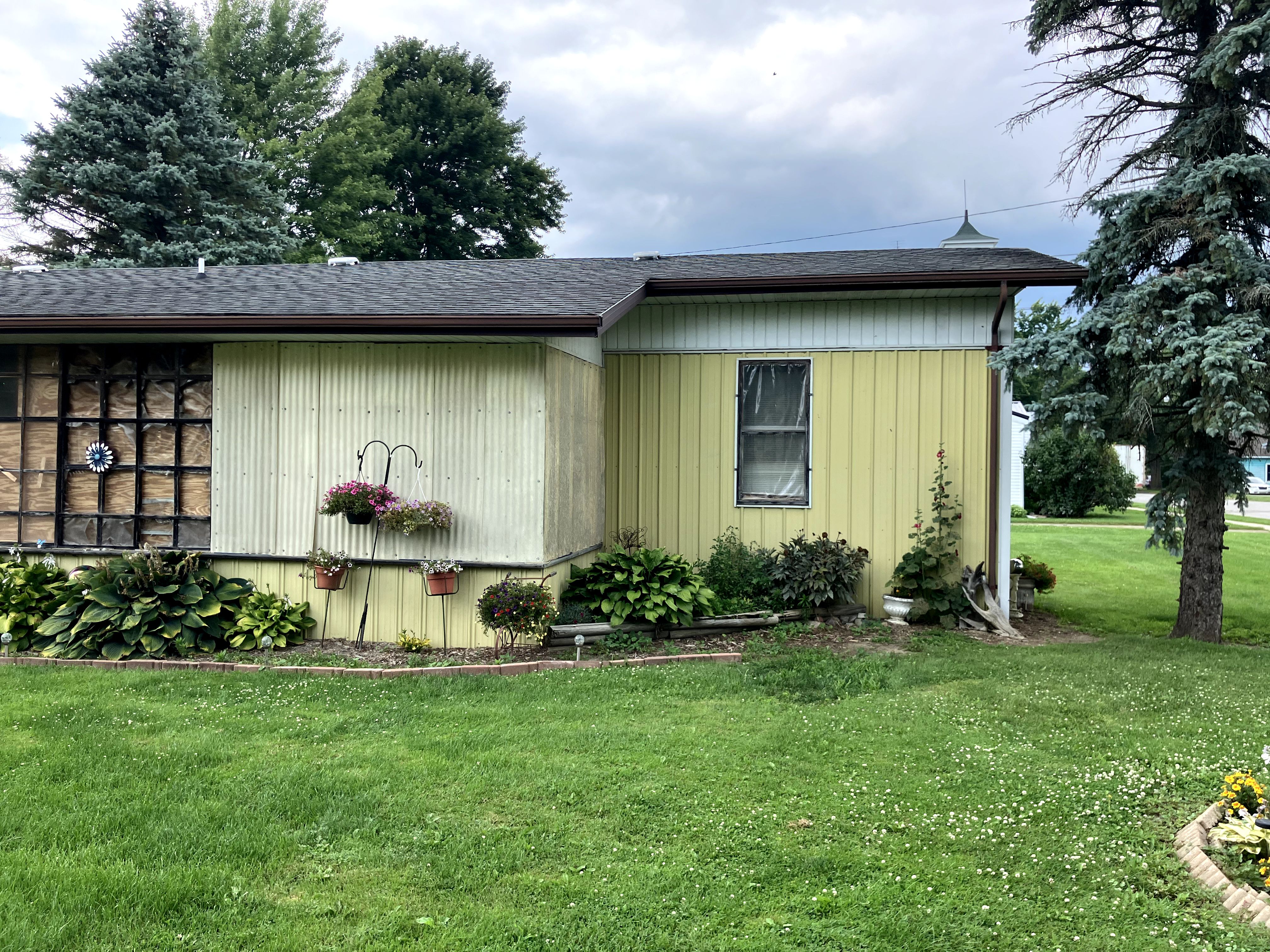 Photo 2 of 11 of 9497 MAIN Street mobile home