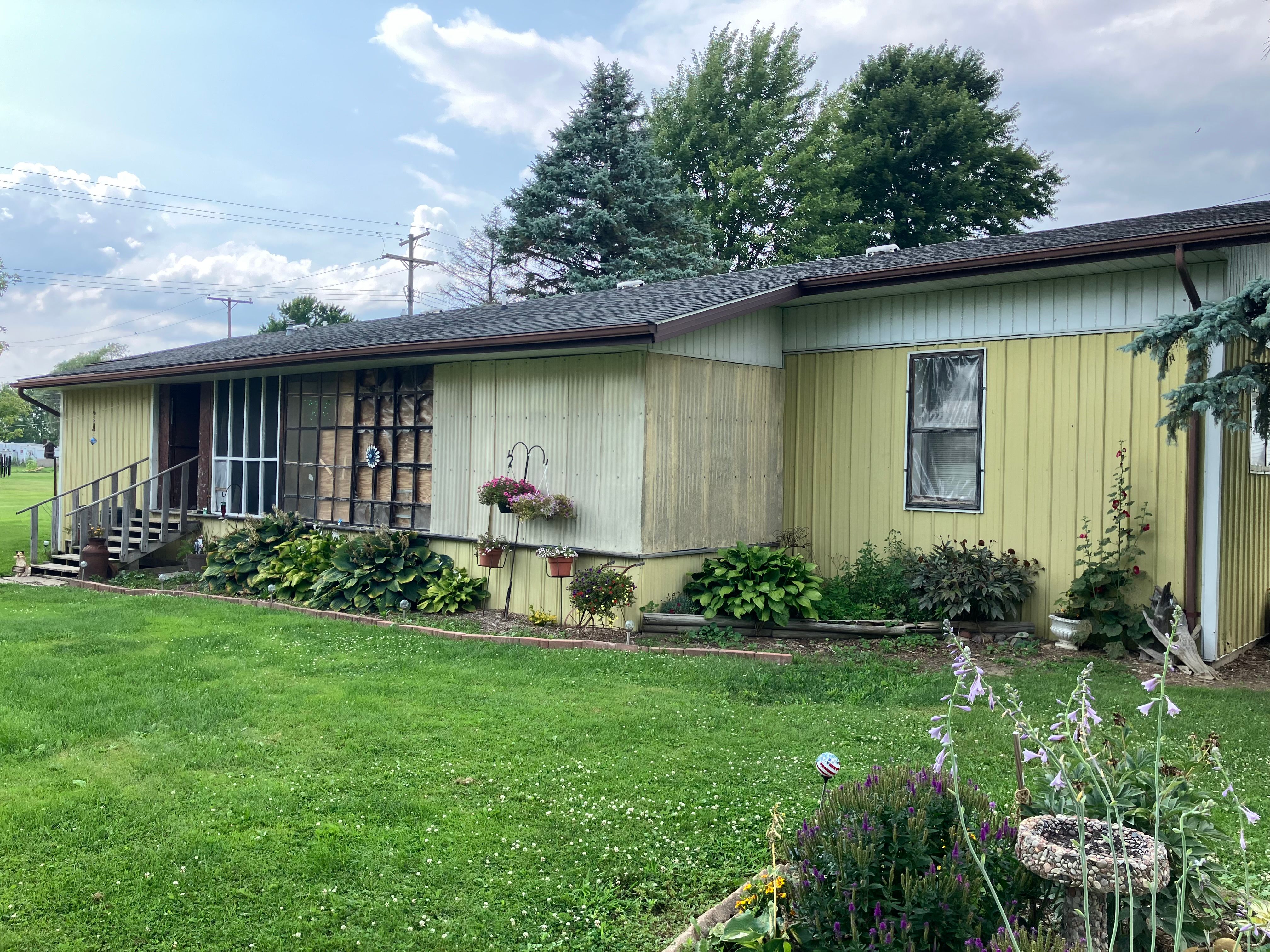 Photo 4 of 11 of 9497 MAIN Street mobile home