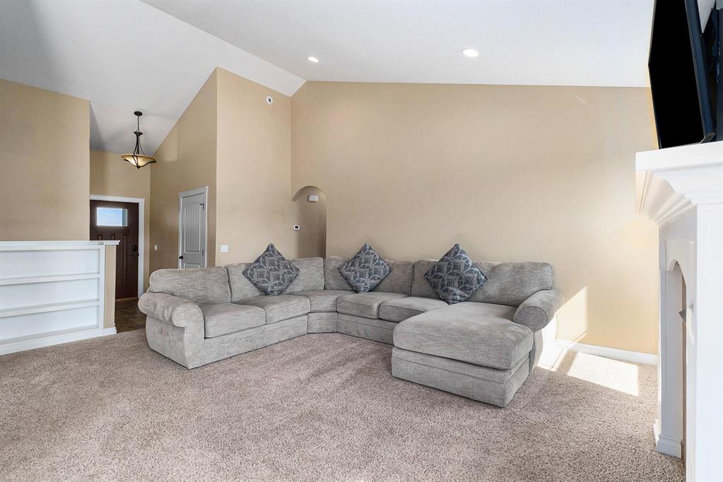 Photo 7 of 41 of 409 Waxwing Drive house