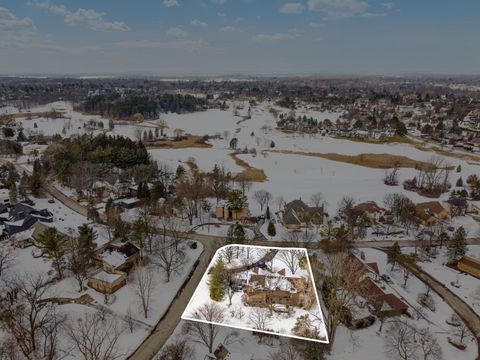 A home in Bloomfield Twp