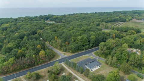 A home in South Haven Twp