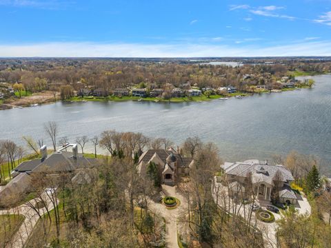 A home in Bloomfield Twp