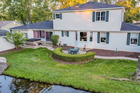 A home in West Bloomfield Twp