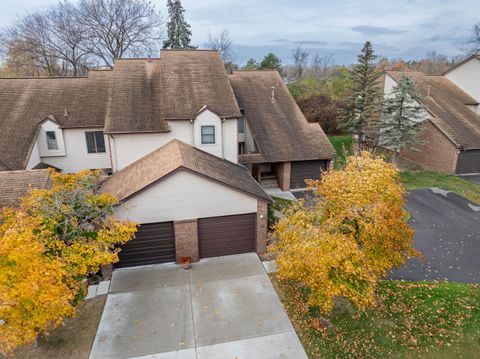 A home in West Bloomfield Twp