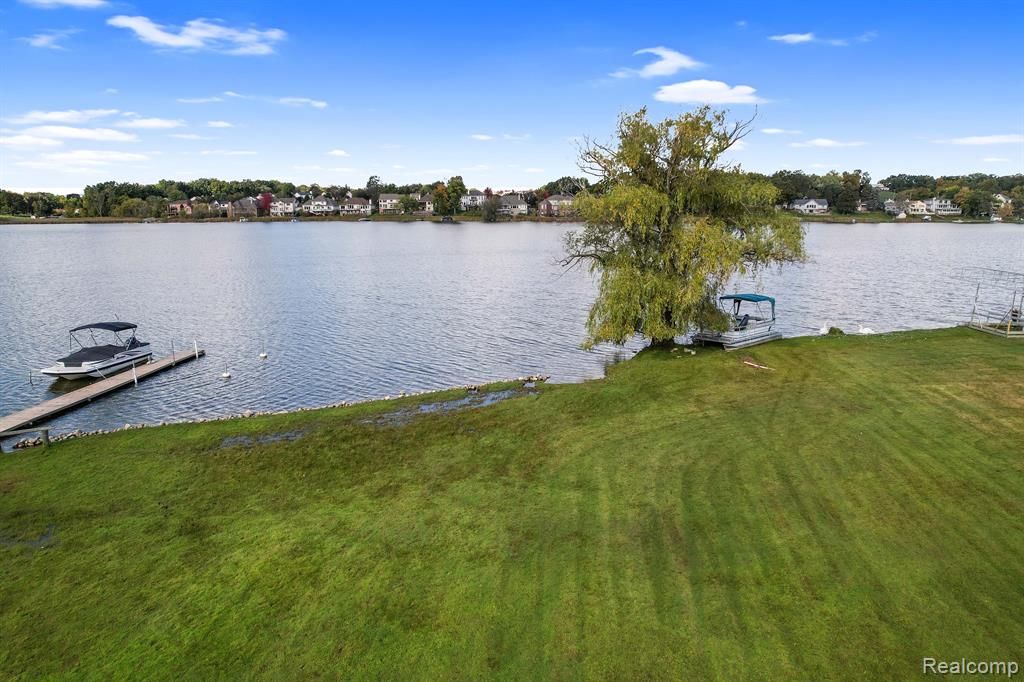 2910 LOON Drive