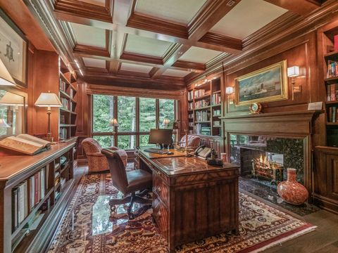 A home in Bloomfield Hills