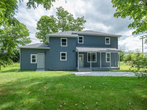 A home in Schoolcraft Vlg