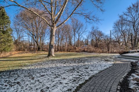 A home in Bloomfield Twp