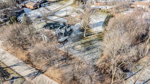 A home in Bloomfield Twp