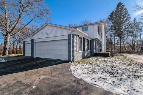 A home in Bloomfield Twp