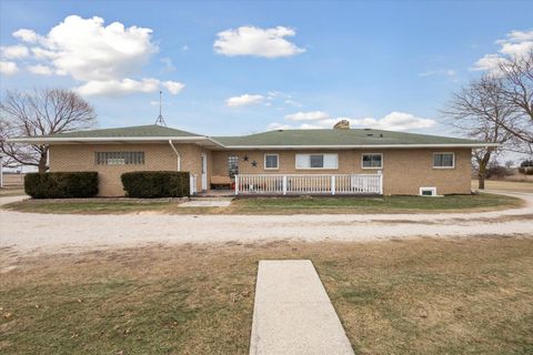 A home in Bloomer Twp