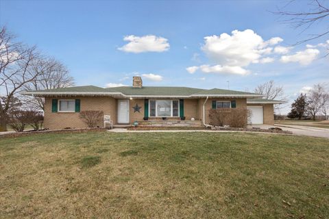 A home in Bloomer Twp