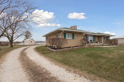 A home in Bloomer Twp