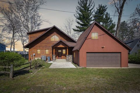 A home in Bloomingdale Twp