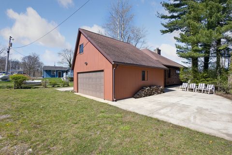 A home in Bloomingdale Twp