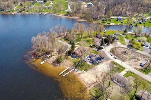 A home in Bloomingdale Twp