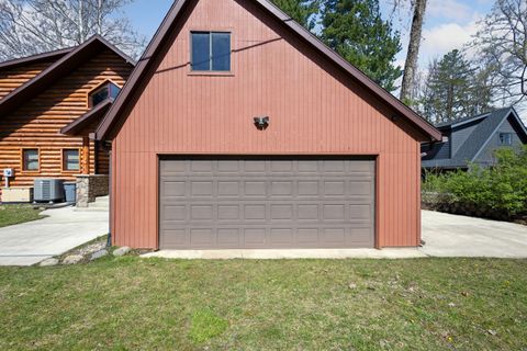 A home in Bloomingdale Twp