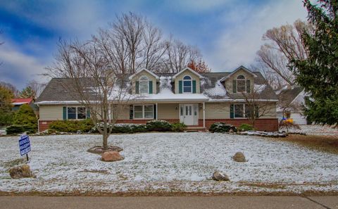 A home in Grosse Ile Twp