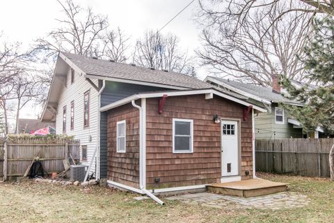 A home in Pleasant Ridge