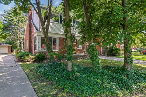 A home in Harper Woods