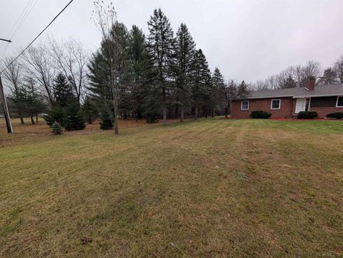 A home in Mt. Haley Twp