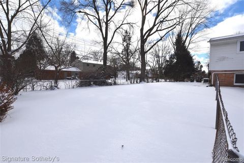 A home in Bloomfield Twp