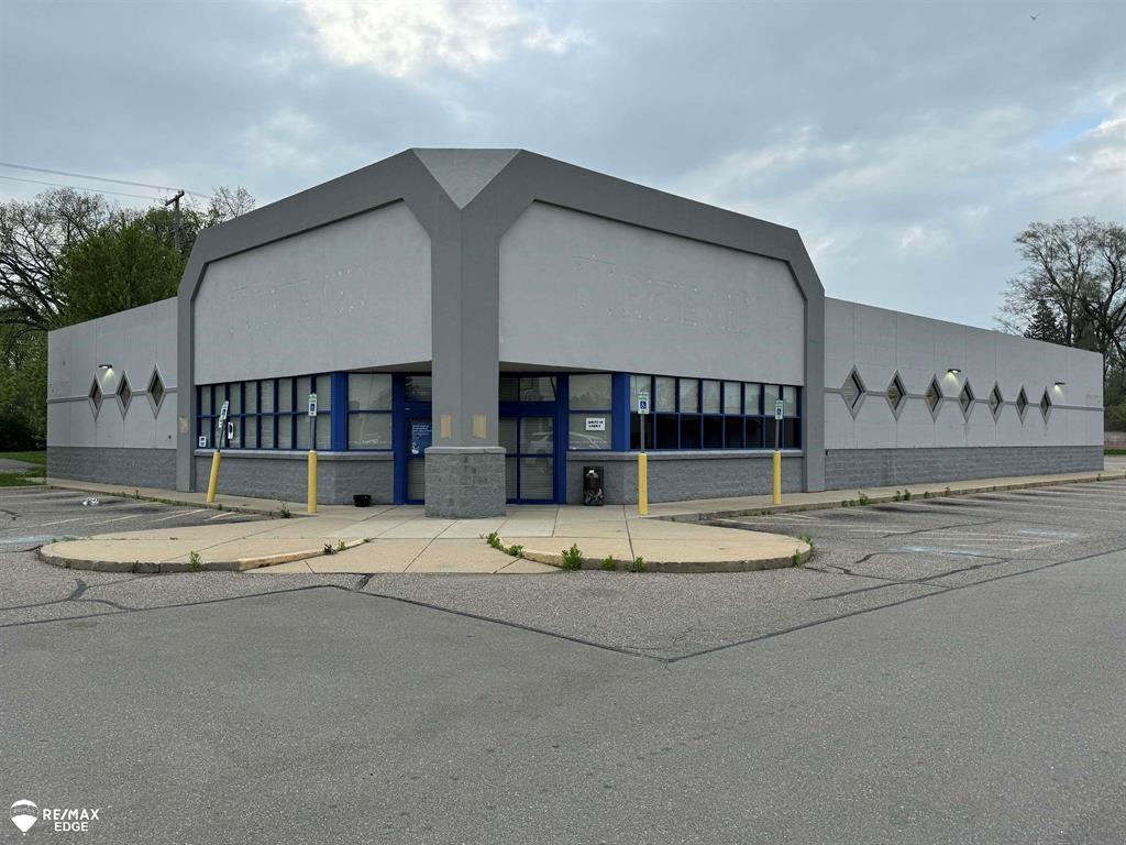 1124 N Ballenger Highway