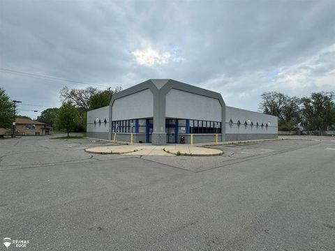 1124 N Ballenger Highway Flint City MI 48504